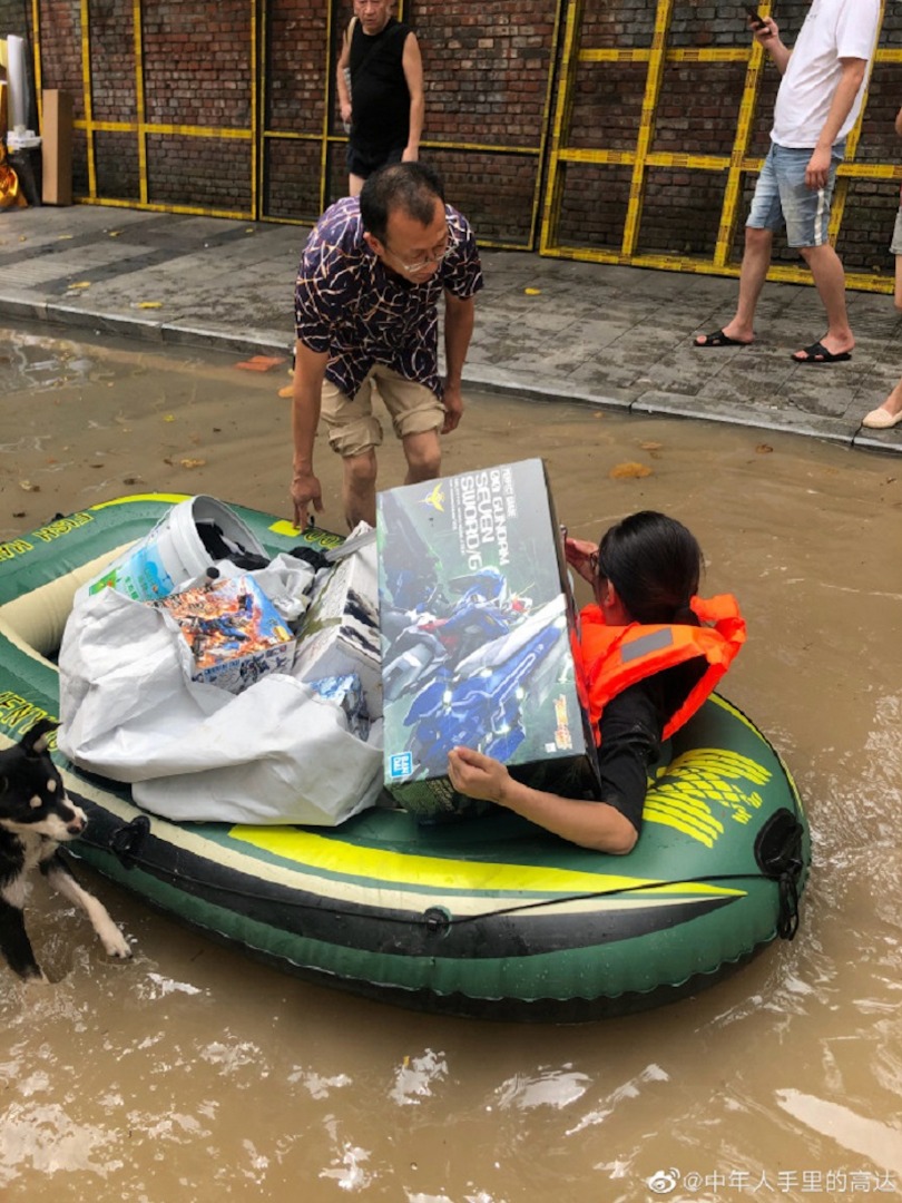 Women risk life to save husband gundam collection