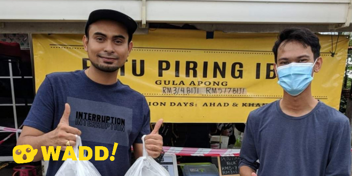 Putu Piring Ibuk Kuching Customers