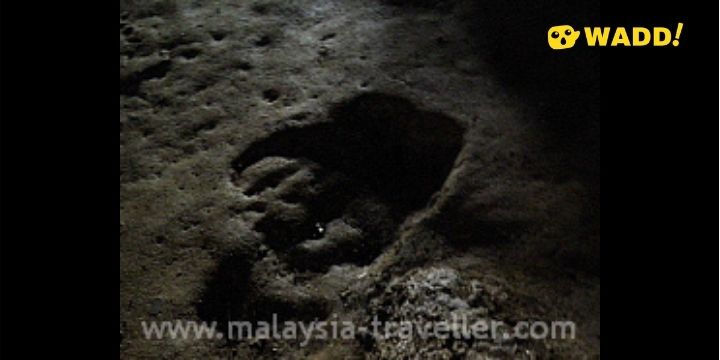 Fairy Cave, Bau - The legend - Giant footprint