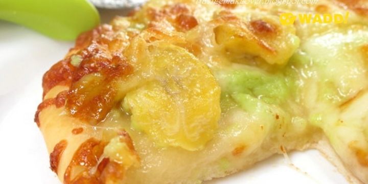 Top 10 Weird food combination that taste good: Banana, Kaya Pizza